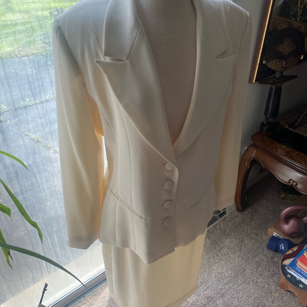 Classic Cream Women's Skirt Set with Tailore